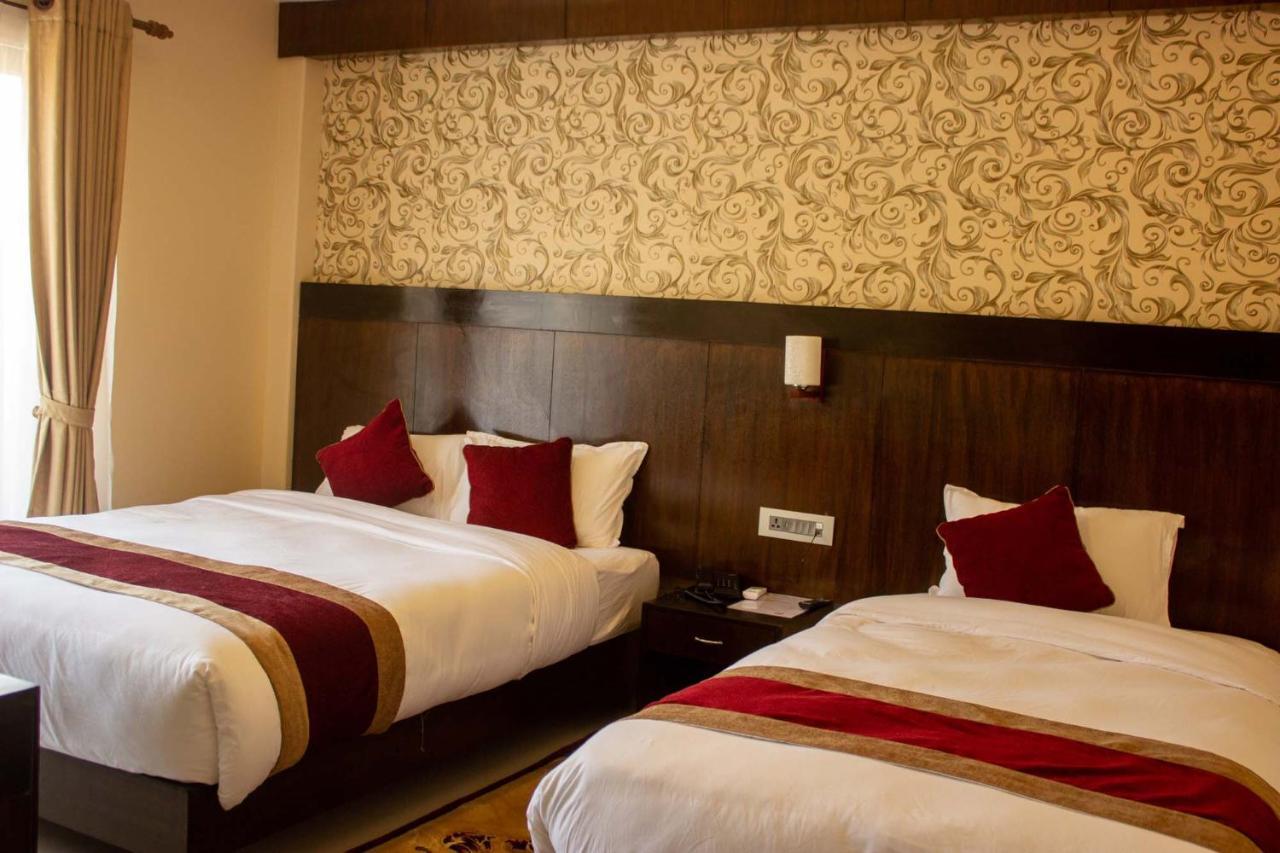 Hotel Silverline Pokhara Exterior photo