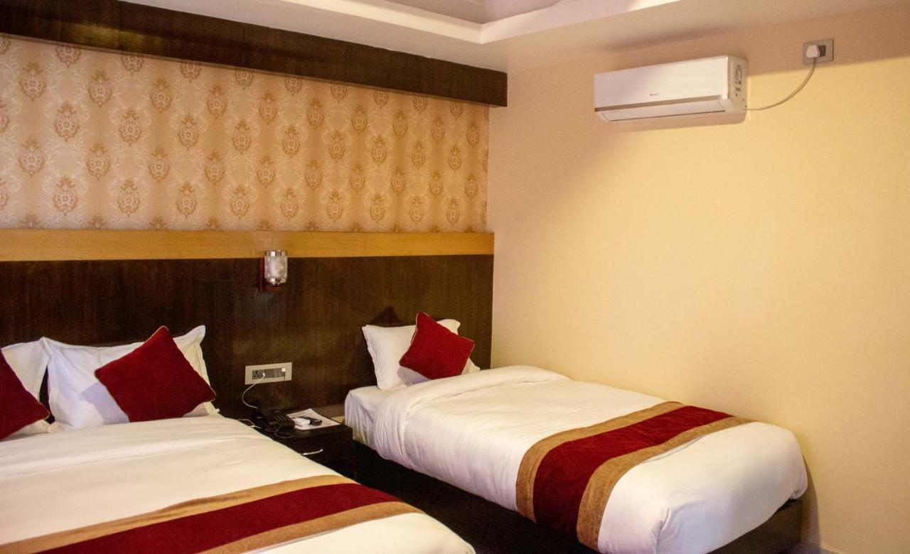 Hotel Silverline Pokhara Exterior photo